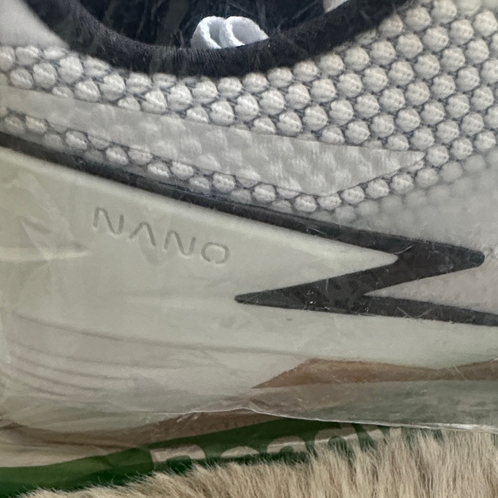 Men’s Reebok sneakers new with tag - Picture 2 of 6